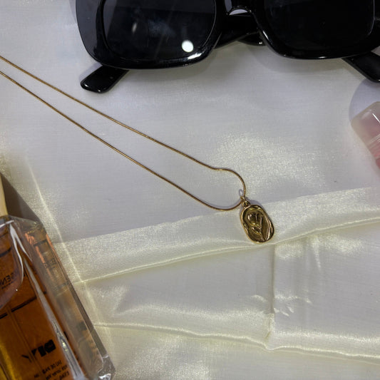 Lovelle Chain
